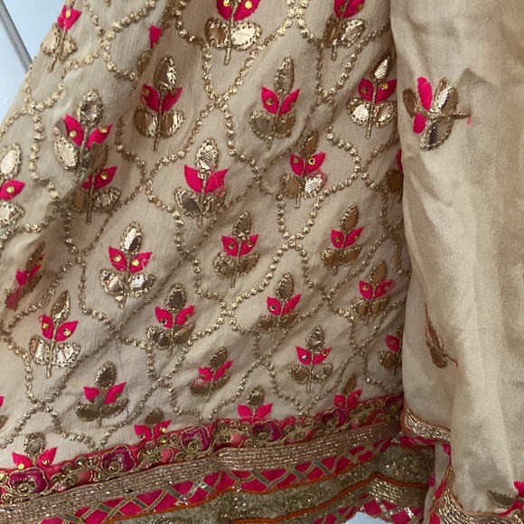 Brand New- Beige Suit with Hot Pink Print - Picture 3 of 3